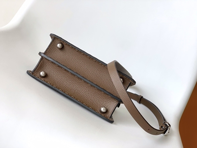 フェンディバッグ内部構造